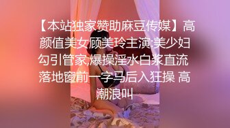   阿姨探花G奶爆乳骚熟女3P伺候，尽情揉捏大奶子，两根JB轮流舔太骚了，扛起腿爆操前后夹击