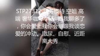 一对妖艳魅妖爬在地毯吃着零食任意被猛男后面玩屁股干屁眼激情口交妖在干另一个妖