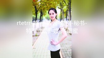 颜值不错的白丝小野猫，全程露脸穿着情趣装跟狼友互动发骚，逼里塞个跳蛋抽插自慰，浪叫呻吟不止不要错过