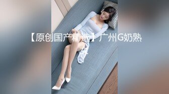 乖巧颜值妹妹娇小身材贫乳，脱光光展示身材，揉捏奶子扒开小穴特写