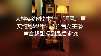 专注人前露出与路人同框美腿女神GI9ZA视图集，公园超市广场哪人多往哪去和老登一起锻炼 (3)