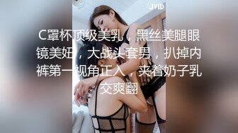 极品少妇 酒店约艹30岁极品美少妇，深喉狂艹，后入大奶子摇晃不止，无敌颜射精液当面膜